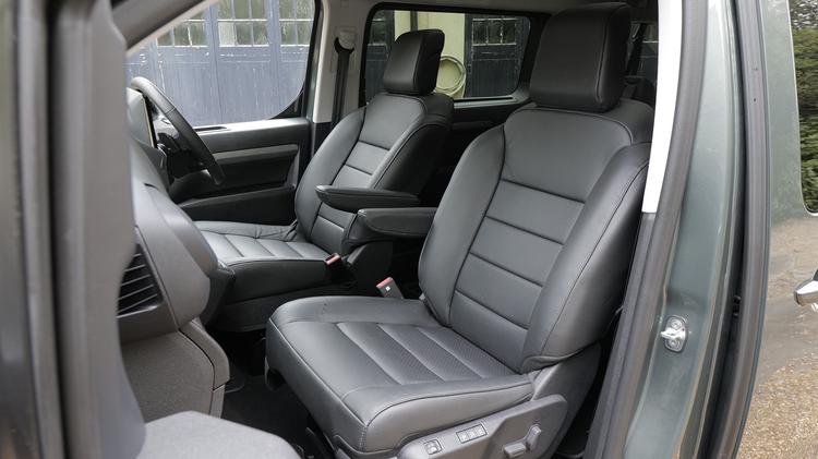Vauxhall VIVARO LIFE ELECTRIC ESTATE 100kW Design XL 75kWh 5dr Auto